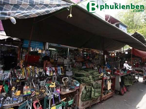 Một góc chợ Kava chợ phụ kiện điện thoại