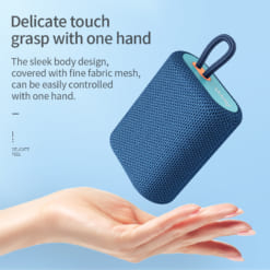 Loa này nhỏ gọn và dễ dàng mang theo bất cứ nơi đâu