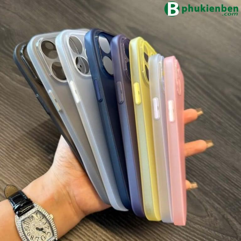 Ốp lưng nhám siêu mỏng, mang lại cảm giác nhẹ nhàng mà vẫn chắc chắn cho chiếc iPhone của bạn.